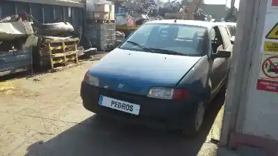 Veículo de Sucata fiat punto (176_) 75 1.2 do ano 1995 alimentado 176a8.000