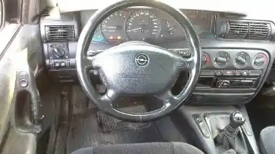 Veículo de Sucata opel omega b elegance berlina do ano 1999 alimentado x20xev