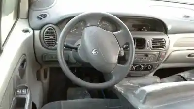 Scrapping Vehicle renault scenic (ja..) 1.9 dti diesel cat of the year 2000 powered f9q73