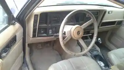 Véhicule à la ferraille jeep cherokee (xj) 2.1 td de l'année 1993 alimenté d-j8s-c