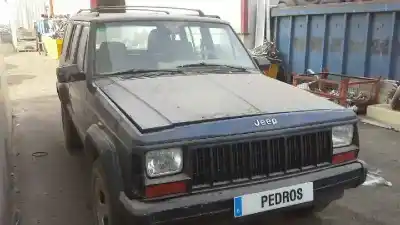 Véhicule à la ferraille jeep cherokee (xj) 2.1 td de l'année 1993 alimenté d-j8s-c