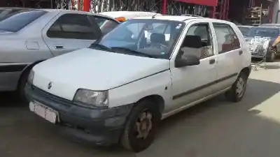Veículo de Sucata renault clio i fase i+ii (b/c57) 1.8 baccara do ano 1992 alimentado f2n 770
