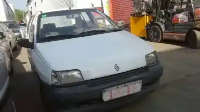 Veículo de Sucata renault clio i fase i+ii (b/c57) 1.8 baccara do ano 1992 alimentado f2n 770
