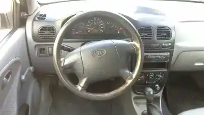 Veículo de Sucata kia rio (bc) 1.3 rs paket s berlina do ano 2001 alimentado a3e