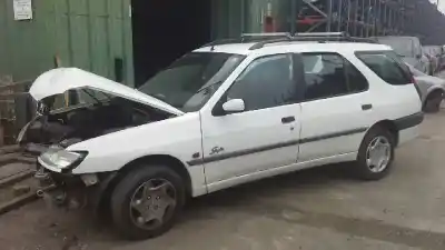 Scrapping Vehicle PEUGEOT 306 BREAK Style of the year 2000 powered NFZTU5JP