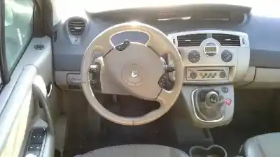 Veículo de Sucata renault scenic ii luxe privilege do ano 2005 alimentado f9q812