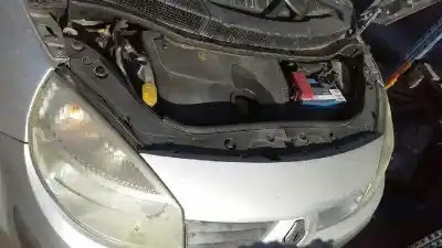 Veículo de Sucata renault scenic ii luxe privilege do ano 2005 alimentado f9q812