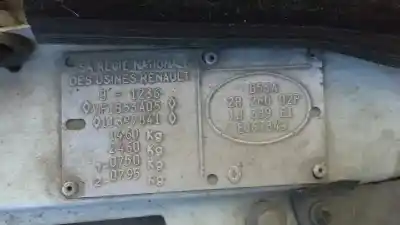 Vehicul casat renault 19 hatchback (b/c53) europa al anului 1994 alimentat 