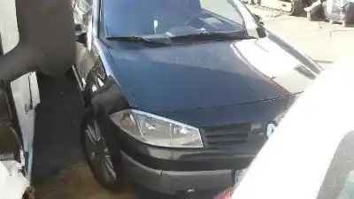 Veicolo di demolizione renault megane ii classic berlina luxe dynamique dell'anno 2004 alimentato f9q 800