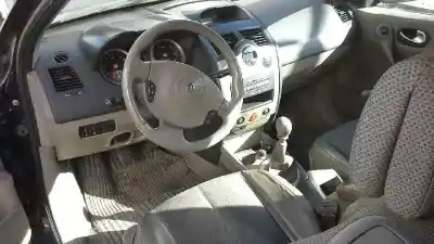 Veicolo di demolizione renault megane ii classic berlina luxe dynamique dell'anno 2004 alimentato f9q 800