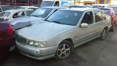 Véhicule à la ferraille VOLVO S70 BERLINA 2.5 Turbodiesel de l'année 1999 alimenté D5252T
