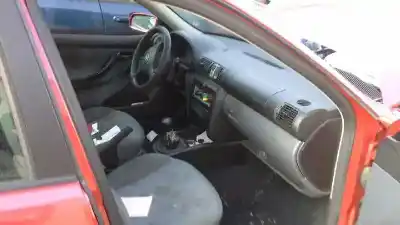 Здавання транспортного засобу seat leon (1m1) signo року 2000 потужний akl