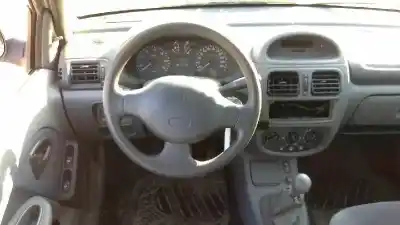 Veicolo di demolizione renault clio ii fase i (b/cbo) 1.9 d alize dell'anno 2000 alimentato f8q 630 Veicolo di demolizione renault clio ii fase i (b/cbo) 1.9 d alize dell'anno 2000 alimentato f8q 630