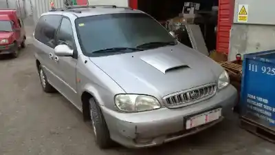 Veículo de Sucata kia carnival td ls do ano 2000 alimentado j3