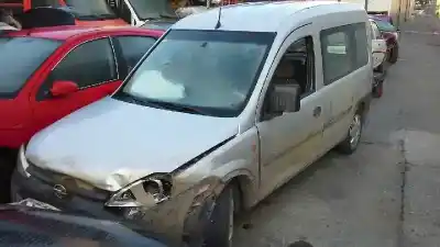 Veículo de Sucata OPEL COMBO Tour do ano 2003 alimentado Y17DTL
