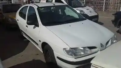 Veículo de Sucata renault megane i berlina hatchback (ba0) 1.6e europa do ano 1998 alimentado k7m720