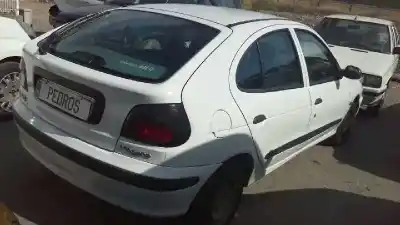 Veículo de Sucata renault megane i berlina hatchback (ba0) 1.6e europa do ano 1998 alimentado k7m720