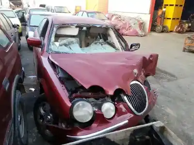 Scrapping Vehicle jaguar s type automatico of the year 2003 powered 