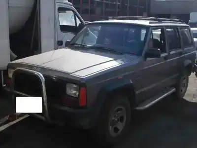 Véhicule à la ferraille JEEP CHEROKEE (XJ) 2.5 Jamboree de l'année 1994 alimenté P00