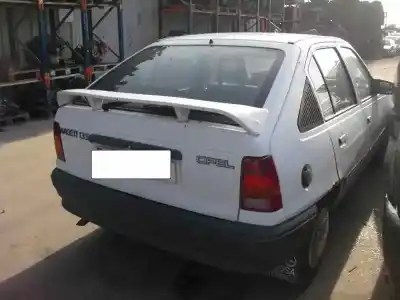 Sloopvoertuig opel kadett e gl berlina van het jaar 1989 aangedreven 13s