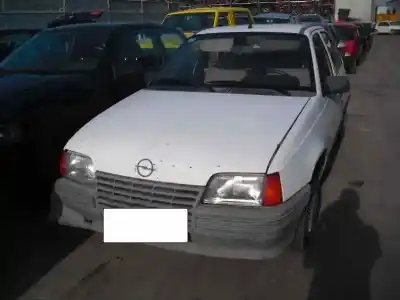 Sloopvoertuig opel kadett e gl berlina van het jaar 1989 aangedreven 13s