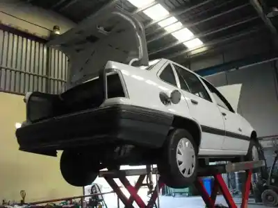 Veículo de Sucata OPEL KADETT E LS Berlina do ano 1991 alimentado 16SV