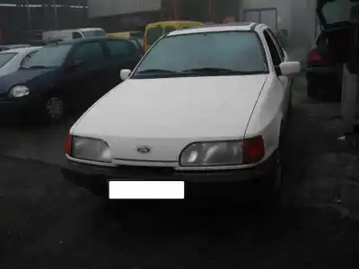 Veicolo di demolizione FORD SIERRA BERLINA CL dell'anno 1988 alimentato N9C
