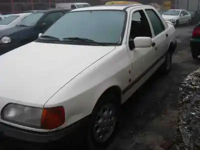 Veicolo di demolizione ford sierra berlina cl dell'anno 1988 alimentato n9c