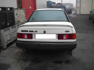 Veicolo di demolizione ford sierra berlina cl dell'anno 1988 alimentato n9c