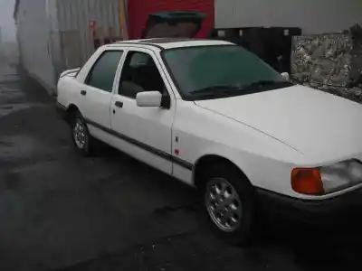 Veicolo di demolizione ford sierra berlina cl dell'anno 1988 alimentato n9c