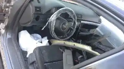 Здавання транспортного засобу audi a4 avant (8e) 2.5 tdi (114kw) року 2002 потужний aym