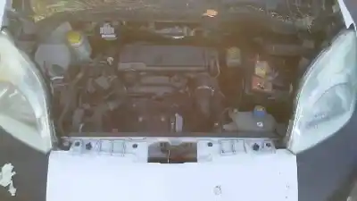 Sloopvoertuig peugeot bipper tepee basis van het jaar 2008 aangedreven 8hs