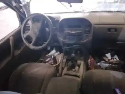 Veículo de Sucata mitsubishi montero (v60/v70) 3.2 di-d avance do ano 2000 alimentado 