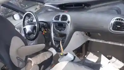 Vehículo de desguace citroen xsara picasso 2.0 hdi vivace del año 2003 con motor 