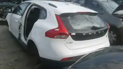 Veículo de Sucata volvo v40 cross country momentum do ano 2013 alimentado d-4162t