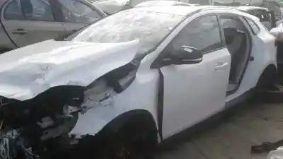 Veículo de Sucata volvo v40 cross country momentum do ano 2013 alimentado d-4162t