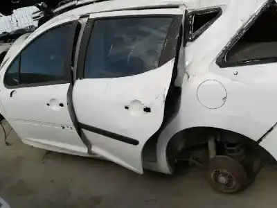 Sloopvoertuig peugeot 207 1.6 16v hdi van het jaar 2007 aangedreven 9hx