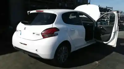 Veículo de Sucata peugeot 208 style do ano 2016 alimentado bh02