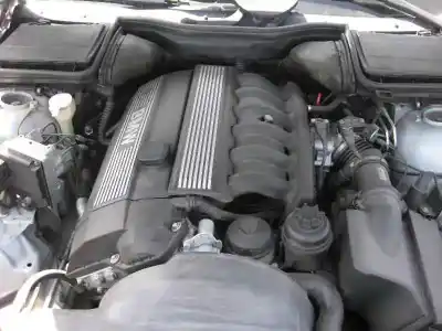 Hurda Aracı bmw serie 5 berlina (e39) 528i yılın 1996 güçlü 