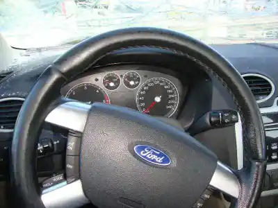 Veículo de Sucata ford focus berlina (cap) 1.6 tdci cat do ano 2006 alimentado hhda