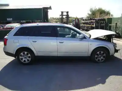 Veículo de Sucata audi a4 avant (8e) 1.9 tdi (96kw) do ano 2003 alimentado awx