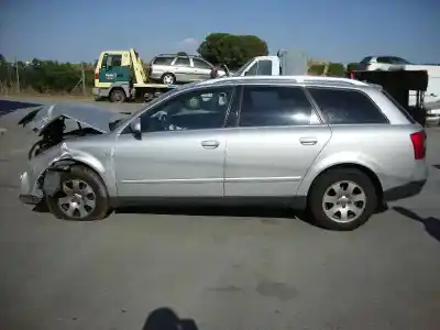Veículo de Sucata audi a4 avant (8e) 1.9 tdi (96kw) do ano 2003 alimentado awx