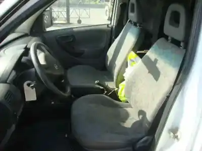 Здавання транспортного засобу opel combo cargo року 2006 потужний z13dt