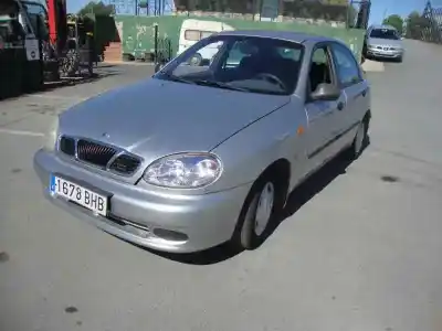 Sloopvoertuig DAEWOO LANOS 1.5 CAT van het jaar 2001 aangedreven A15SMS