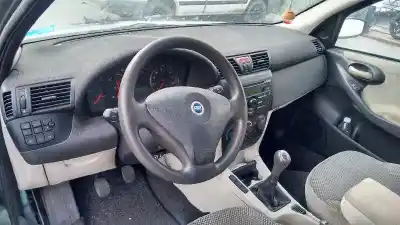 Veicolo di demolizione fiat stilo (192) 1.9 jtd cat dell'anno 2005 alimentato 192a1000