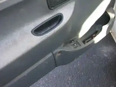 Здавання транспортного засобу renault   року 1999 потужний e7j634 Здавання транспортного засобу renault   року 1999 потужний e7j634