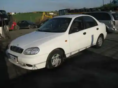 Sloopvoertuig DAEWOO LANOS 1.5 CAT van het jaar 2002 aangedreven A13SMS