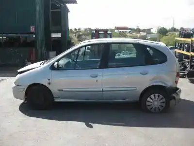 Veículo de Sucata renault scénic i monospace (ja0/1_, fa0_) 1.9 dti (ja1u) do ano 2001 alimentado f9q744
