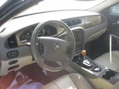 Vehicul casat jaguar s-type 2.7 v6 diesel cat al anului 2006 alimentat 7g