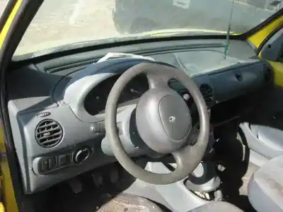 Sloopvoertuig renault   van het jaar 1997 aangedreven d7f730 Sloopvoertuig renault   van het jaar 1997 aangedreven d7f730